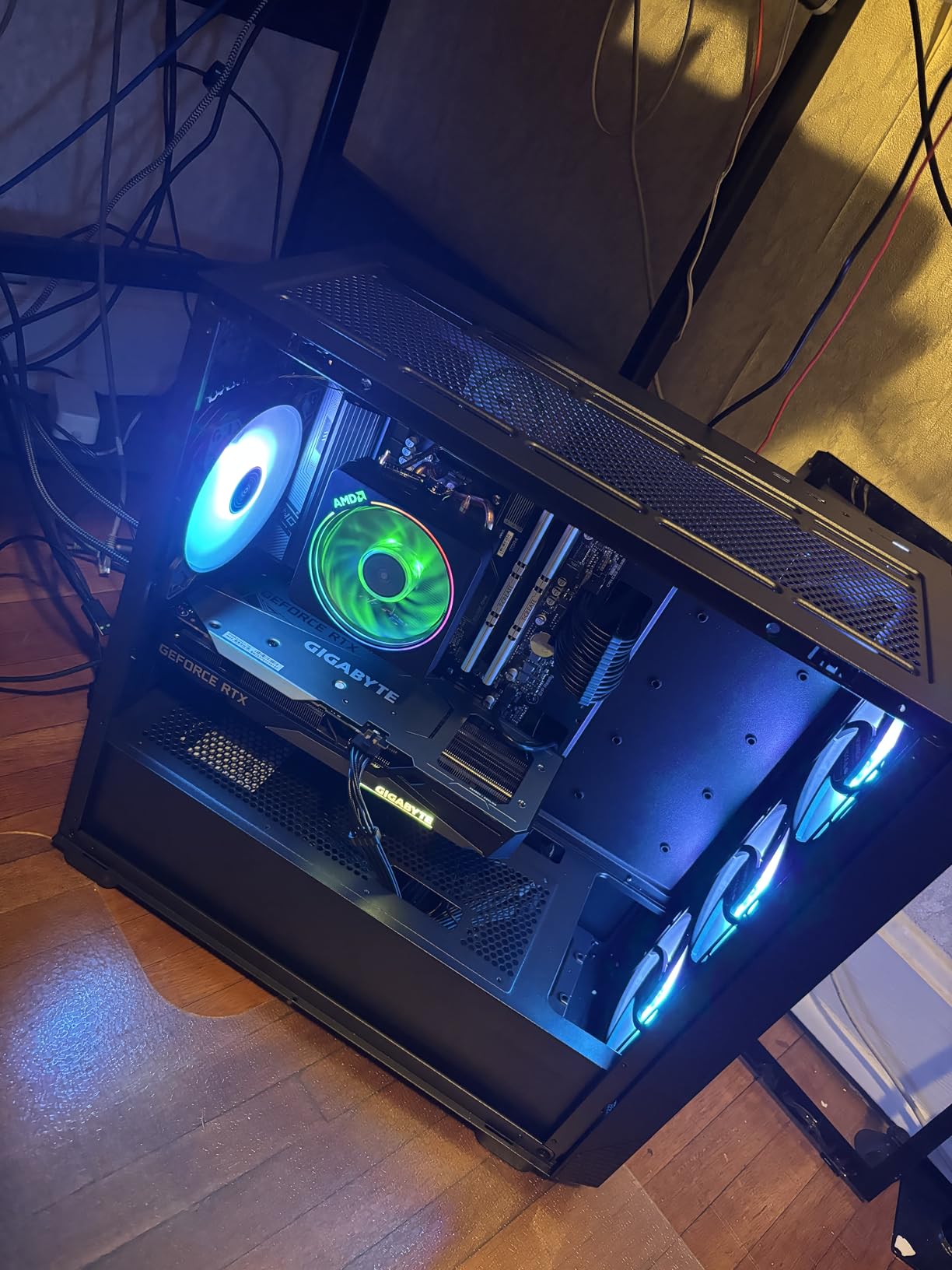 GIGABYTE GeForce RTX 3060 Gaming OC 12G (REV2.0) Graphics Card, 3X WINDFORCE Fans, 12GB 192-bit GDDR6 customer photo 1