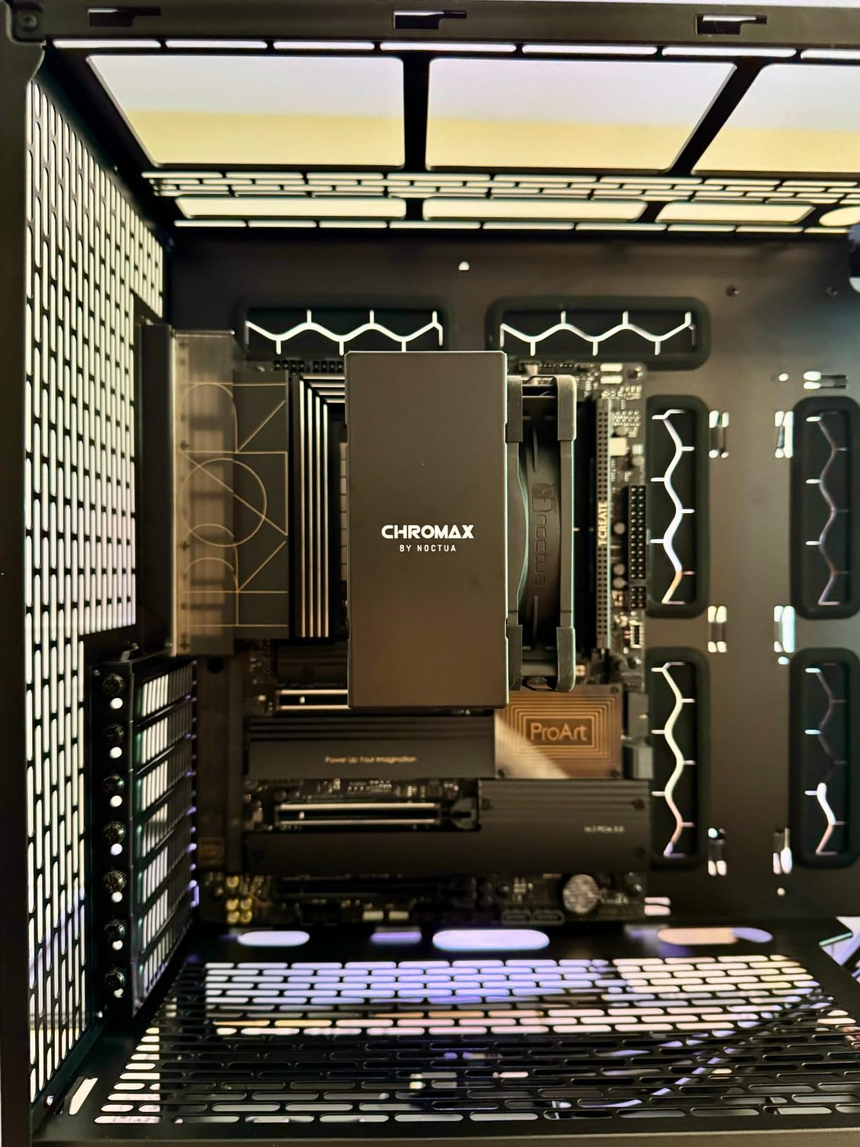 Noctua NH-U12A chromax.Black, 120mm Single-Tower CPU Cooler (Black) customer photo 1