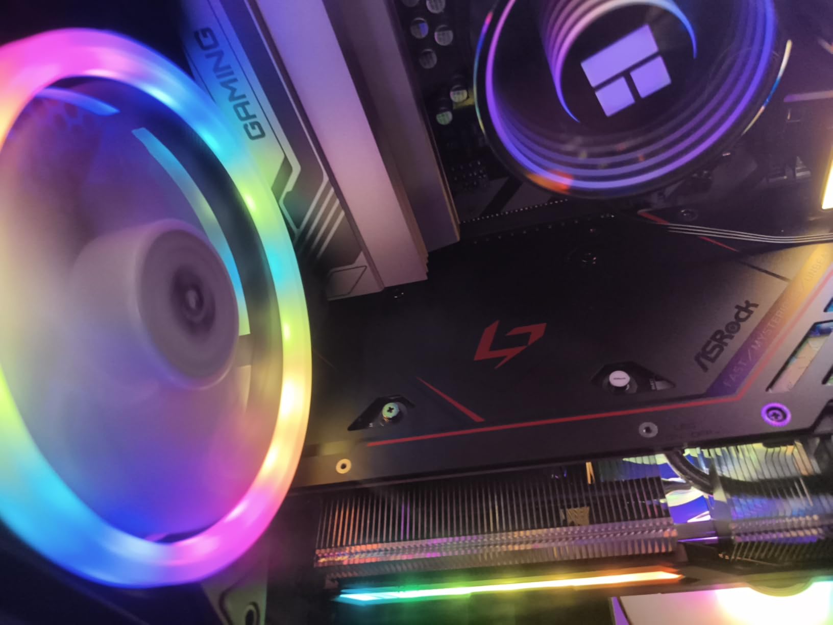 ASRock Intel Arc A770 Graphics Phantom Gaming 16G OC 2200 MHz 17.5 Gbps 256-bit GDDR6 7680x4320 DisplayPort HDMI 0dB Silent Cooling Video Card - Customer Photo 1