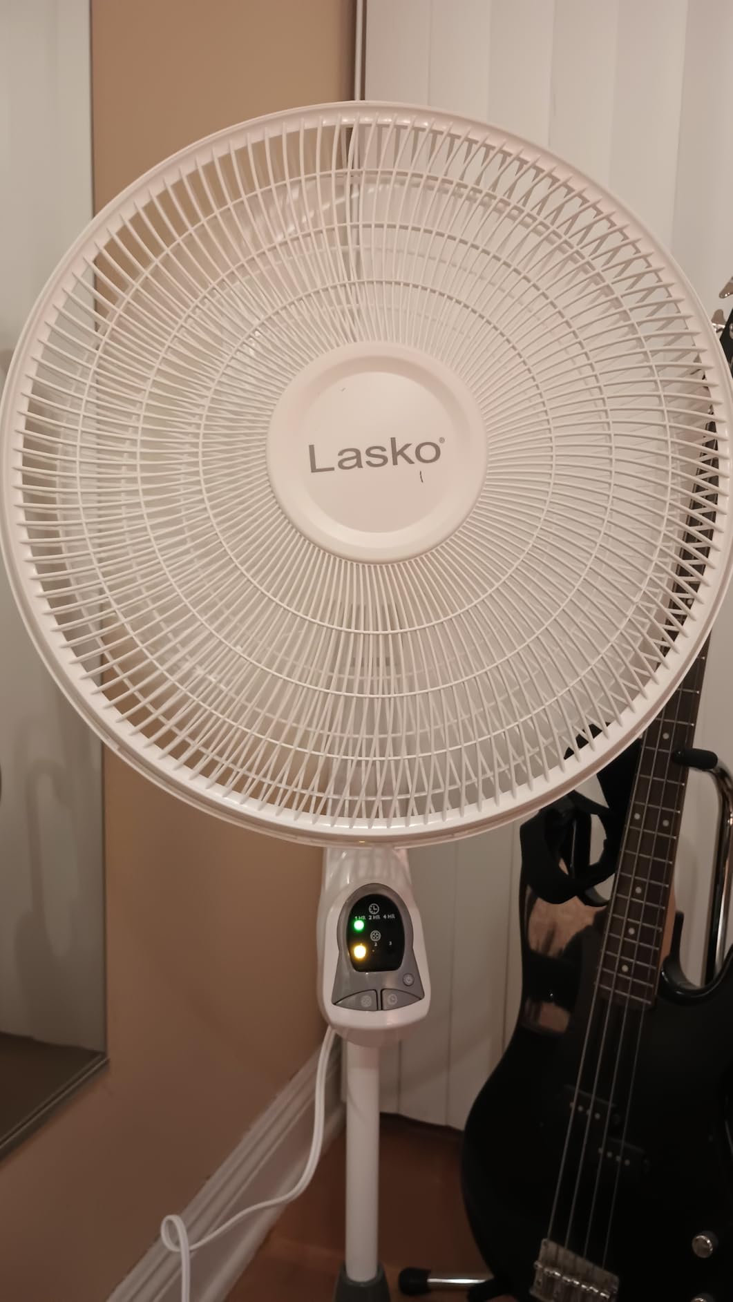 Lasko Oscillating Adjustable Pedestal Stand Fan with Timer and Remote for Indoor, Bedroom, Living Room, Home Office & College Dorm Use, 16 Inch, White, 1646 customer photo 1