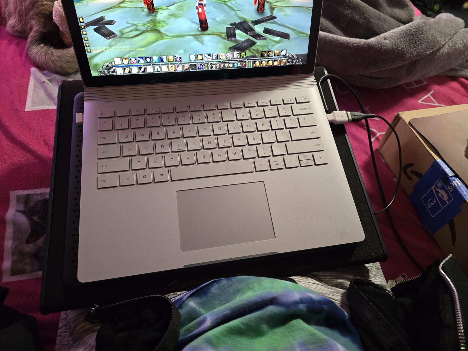 Targus 17 Inch Dual Fan Lap Chill Mat - Soft Neoprene Laptop Cooling Pad for Heat Protection, Fits Most 17 inch Laptops and Smaller - USB-A Connected Dual Fans for Heat Dispersion (AWE55US) customer photo 2