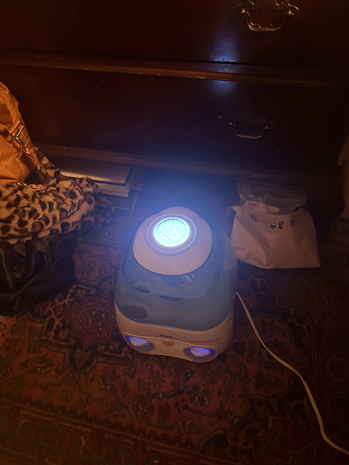Vicks Starry Night Filtered Cool Mist Humidifier, Medium to Large Rooms, 1 Gallon Tank - Cool Mist Humidifier for Baby and Kids Rooms with Light Up Star Night Light Display, Works with Vicks VapoPads customer photo 2