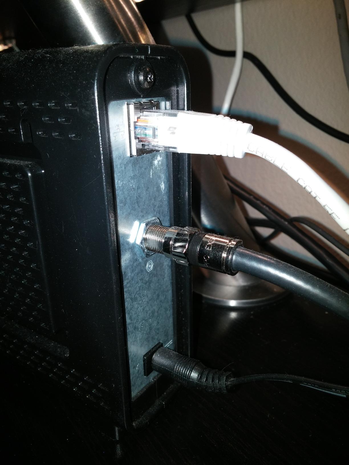 Motorola SURFboard SB6121 Cable Modem customer photo 2