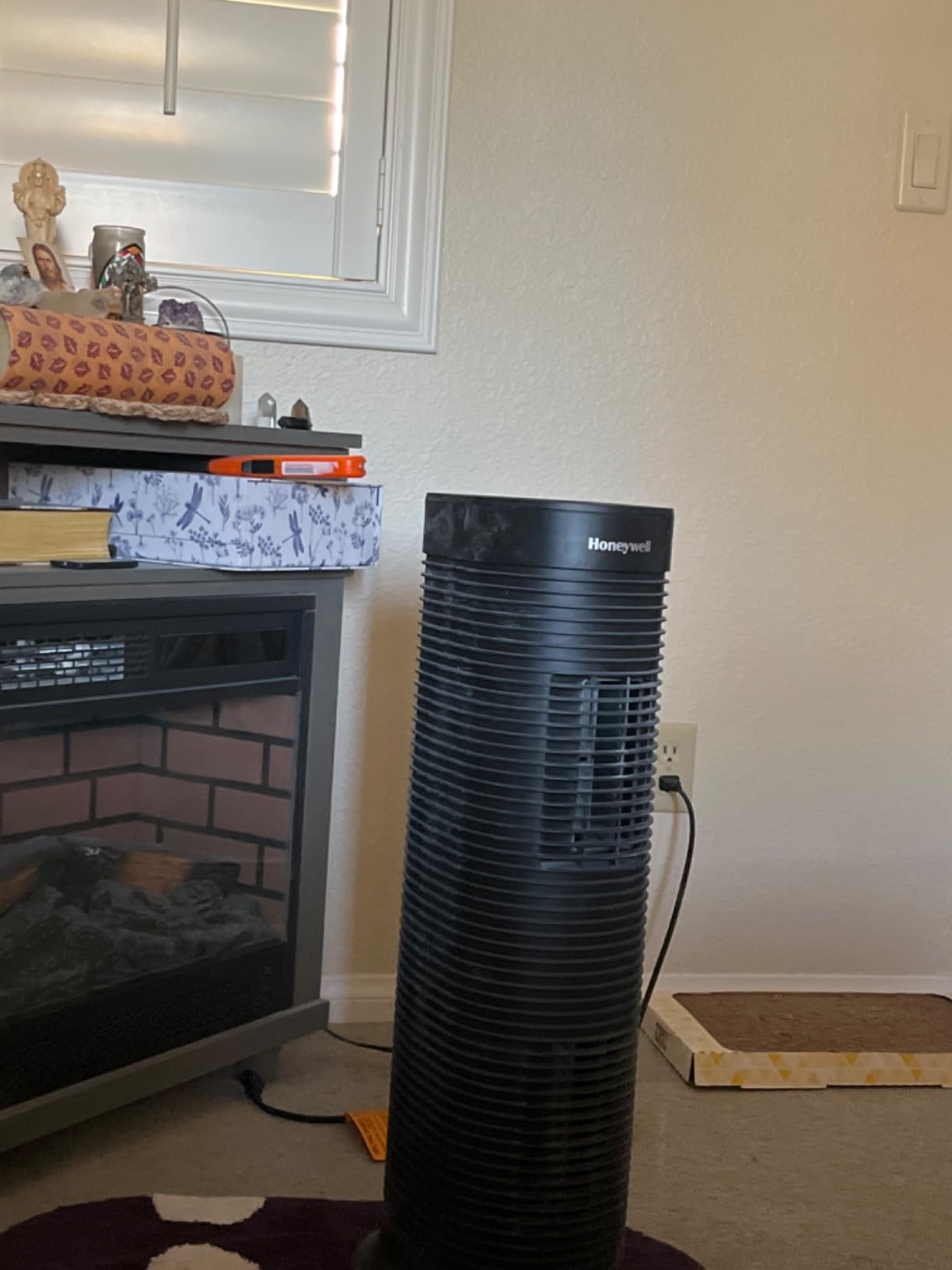 HPA160 HEPA Allergen Plus Tower Air Purifier, Allergen Reducer for Medium-Large Rooms (170 sq ft), Black - Wildfire/Smoke, Pollen, Pet Dander, and Dust Air Purifier customer photo 1