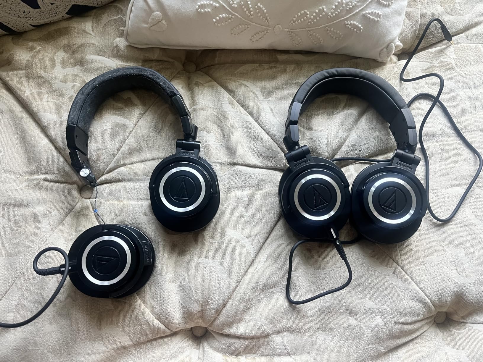 Audio-Technica ATH-M50X Professional Studio Monitor Headphones, Black customer photo 1