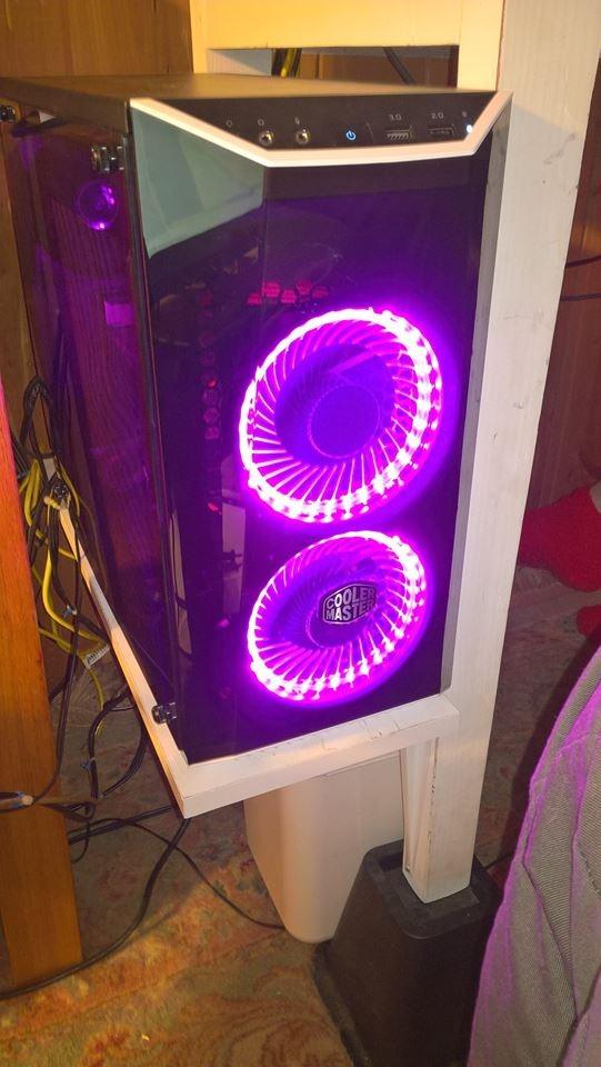 AMD Black Edition FX-8300 Vishera 8-Core Socket AM3-Plus 95W FD8300WMHKBOX Desktop Processor customer photo 1
