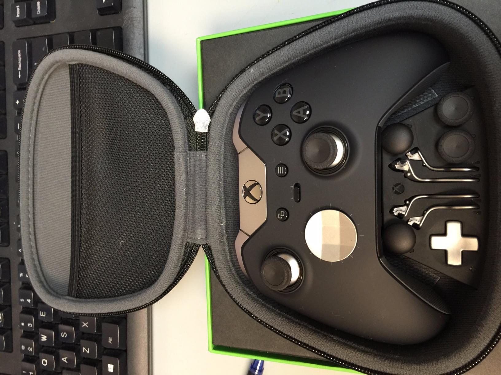 Xbox Elite Wireless Controller (Series 1) customer photo 1