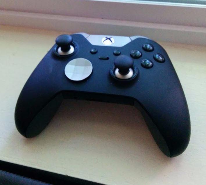Xbox Elite Wireless Controller (Series 1) customer photo 2