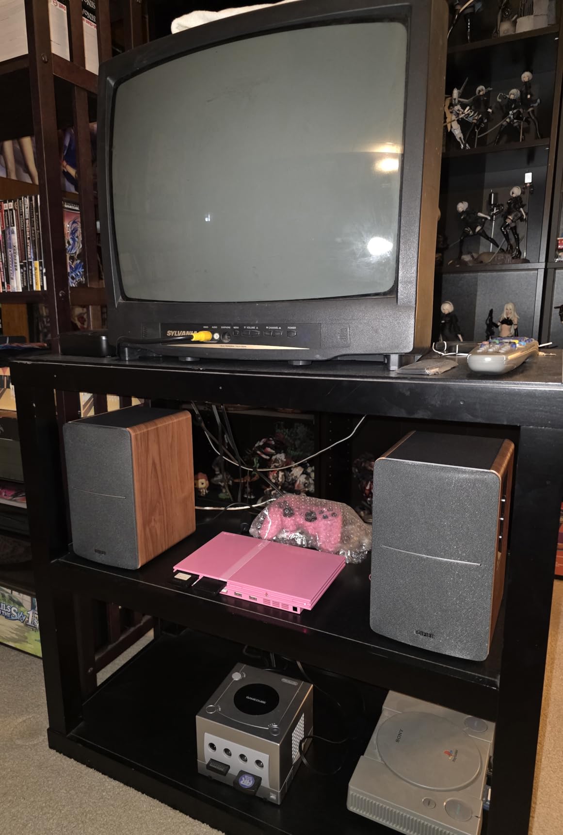 Edifier R1280T Powered Bookshelf Speakers - 2.0 Active Near Field Studio Monitor Speaker - Wooden Enclosure - 42 Watts RMS Power customer photo 2