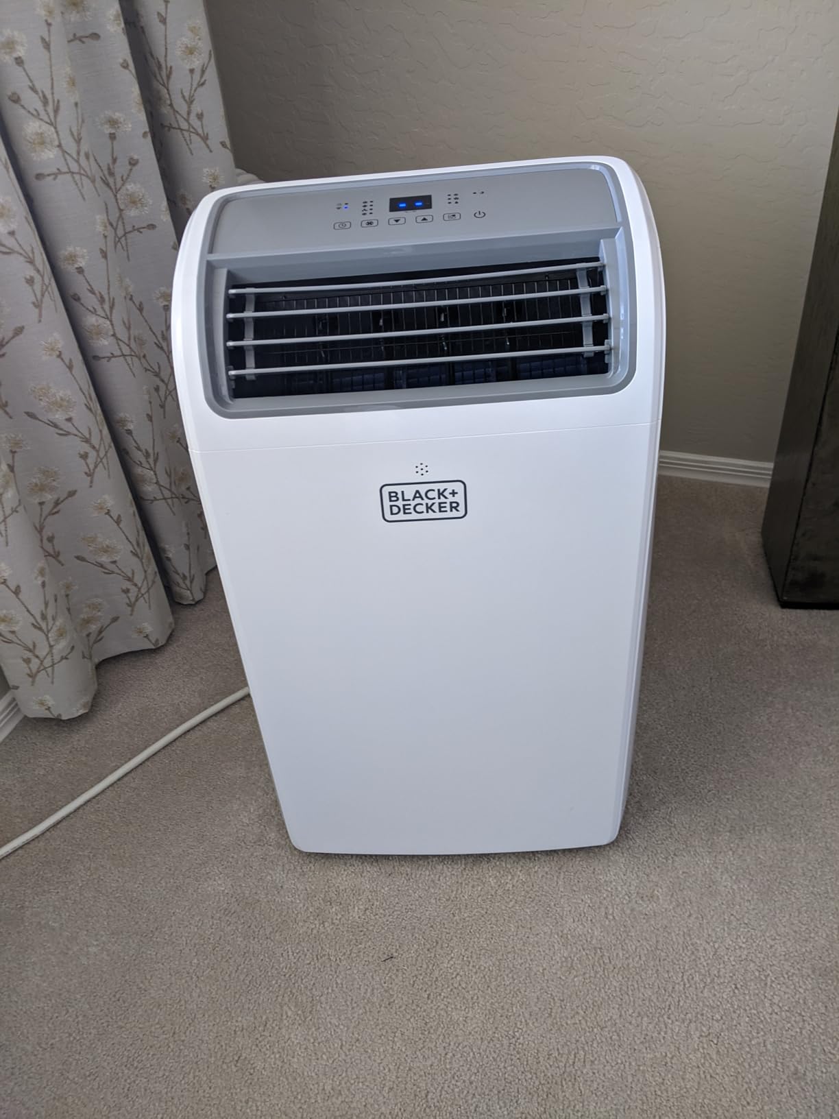BLACK+DECKER Smart Portable Air Conditioner, 14,000 BTU for Rooms up to 700 Sq. Ft., Smart Portable AC with Follow Me Remote and Window Kit, BPACT14WT, White customer photo 1
