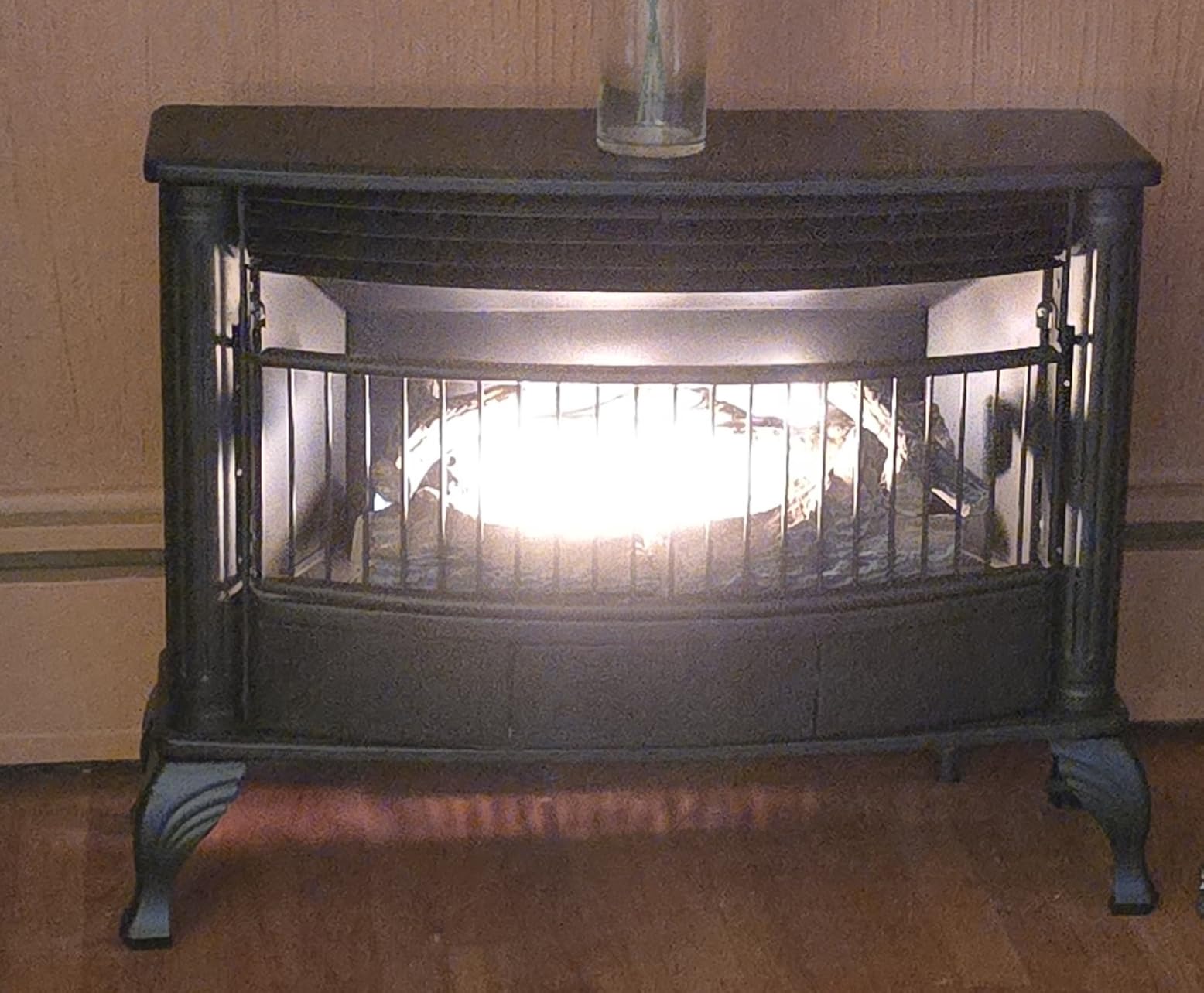 ProCom Ventless 25,000 BTU Space Saving Free Standing Dual Fuel Fireplace with Built In Thermostat Control Heats up to 1,100 Square Feet, Black customer photo 1
