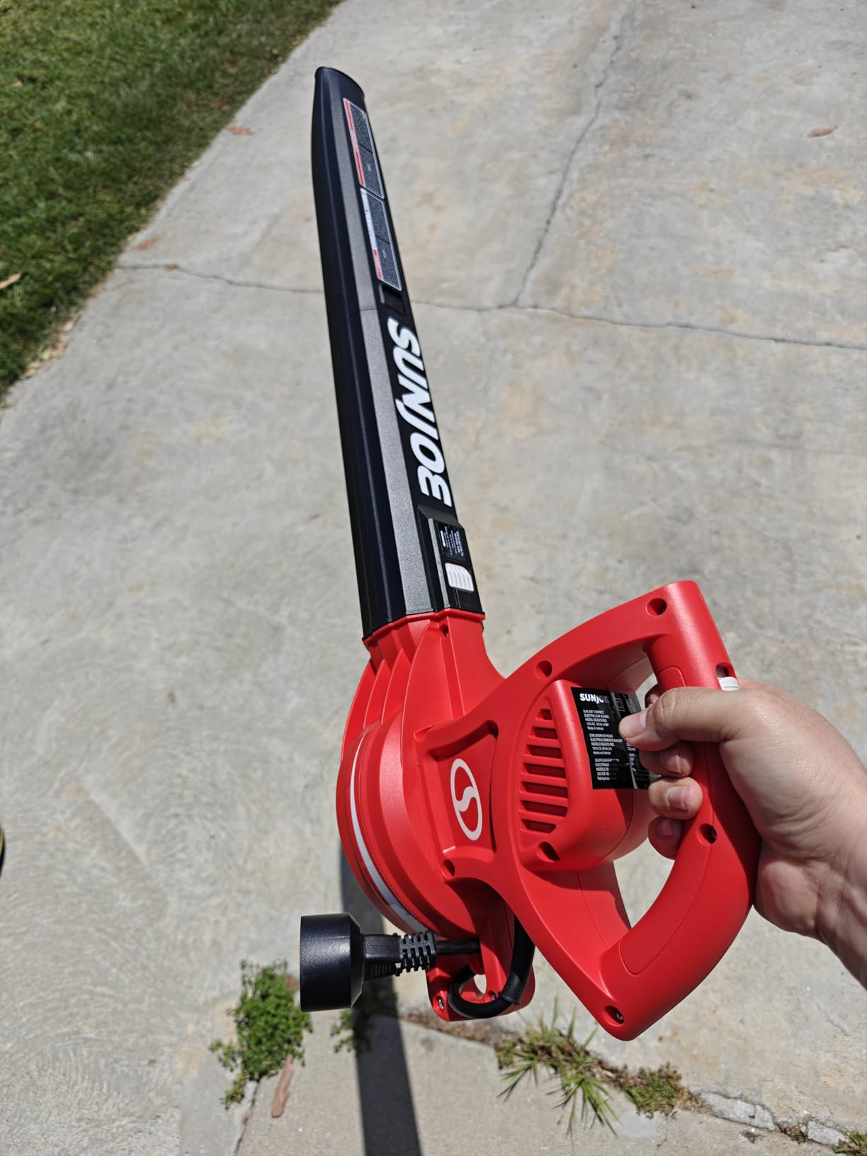 Sun Joe Corded Electric Leaf Blower Machine, 155 MPH, 260 CFM, 6-Amp Motor, Black - Portable and Lightweight Gardening Equipment for Yard Care and Lawn Maintenance, SBJ597E customer photo 1