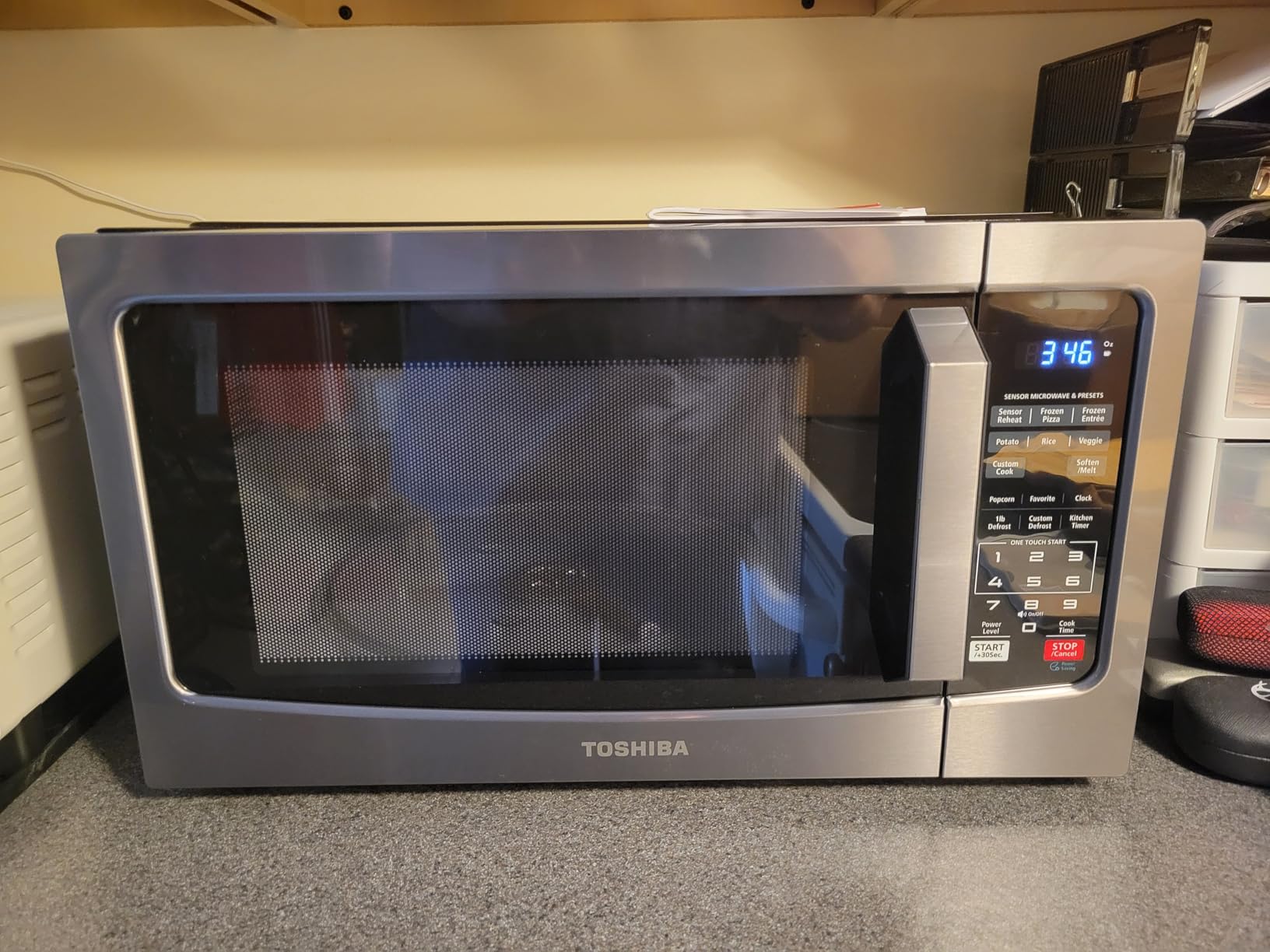 TOSHIBA EM131A5C-BS Countertop Microwave Ovens 1.2 Cu Ft, 12.4
