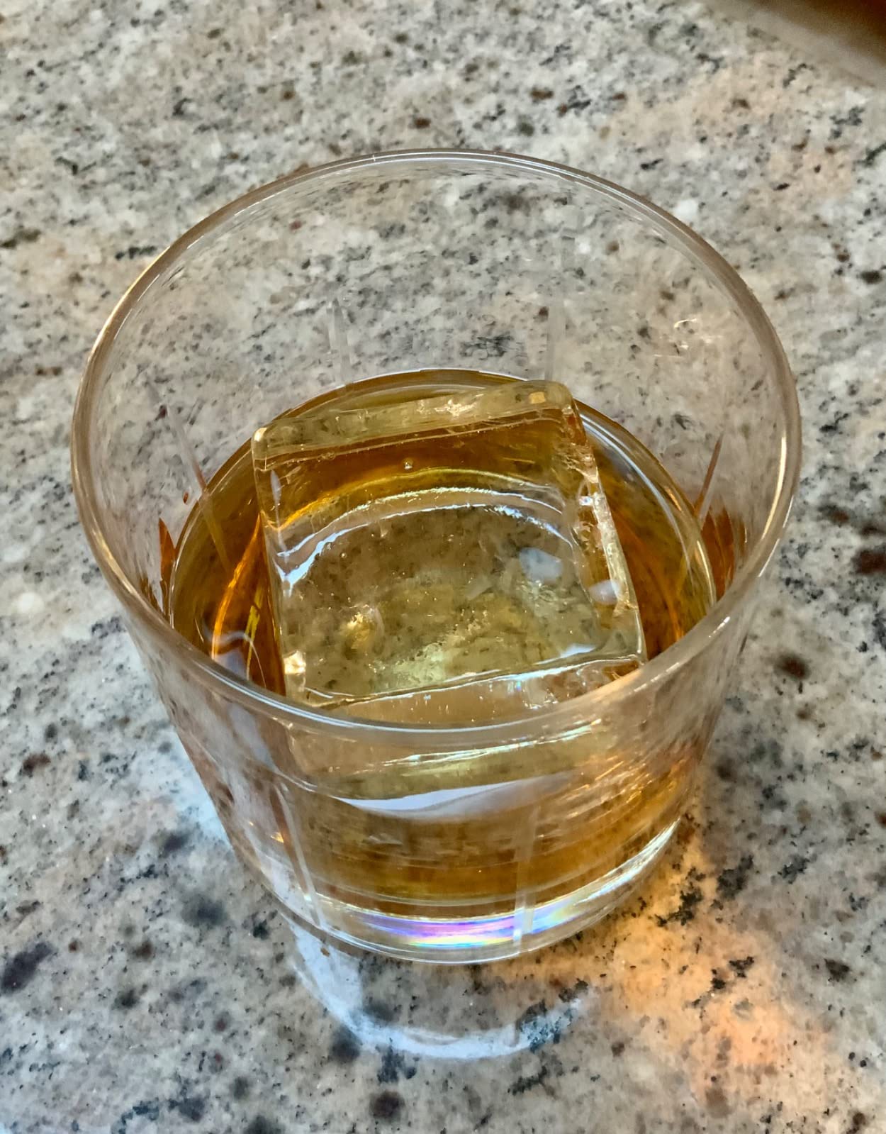 True Cubes Crystal Clear Ice Cube Maker, 4 Large 2