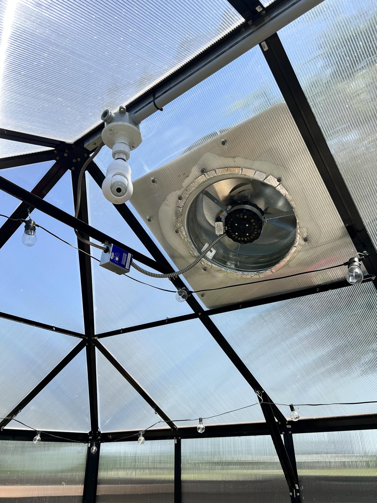 Master Flow GAF 1500 CFM Powered Roof Mount Attic Fan with Thermostat Controller for Up to 2800 Sq Ft | Durable Galvanized Steel Construction | Built-In Screen - ERV6BL customer photo 1