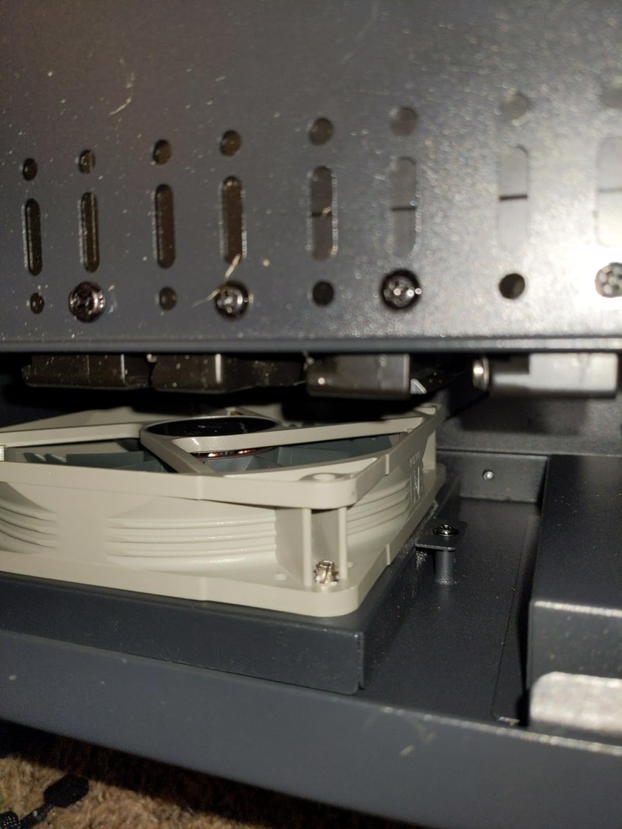 Noctua NF-P12 redux-1700 PWM, High Performance Cooling Fan, 4-Pin, 1700 RPM (120mm, Grey) customer photo 2