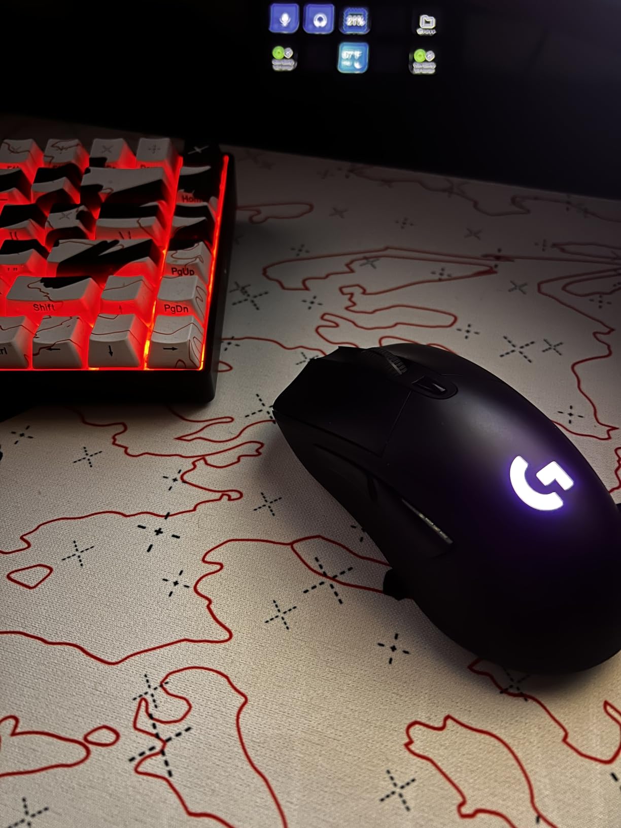 Logitech G703 Lightspeed Wireless Gaming Mouse W/Hero 25K Sensor, PowerPlay Compatible, Lightsync RGB, Lightweight 95G+10G Optional, 100-25,600 DPI, Rubber Side Grips - Black customer photo 1