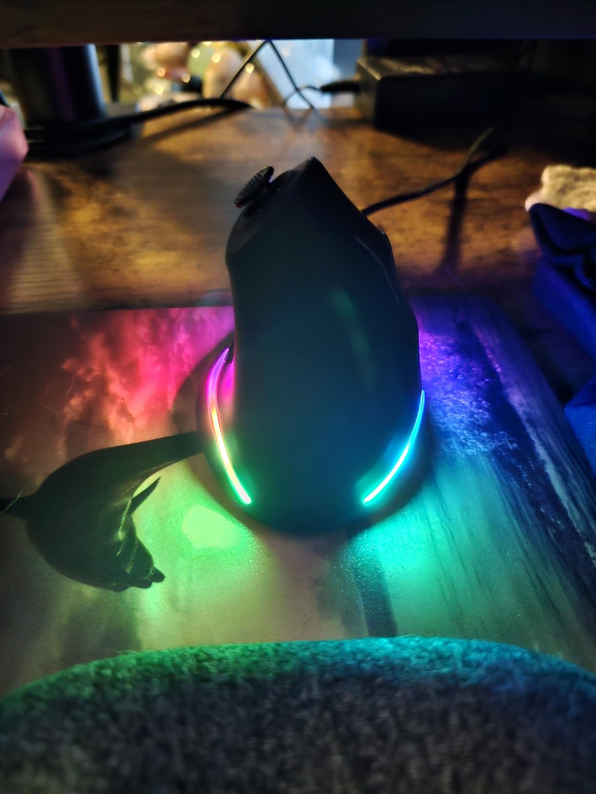 Zeerkeer Ergonomic Vertical Mouse, RGB Wired Vertical Gaming Mouse with Joystick, 10000 Max DPI and 11 Programmable Buttons for Gamers, Computer (Wired) customer photo 2