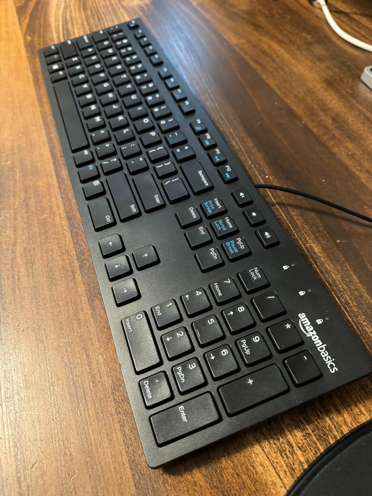 Amazon Basics Wired QWERTY Keyboard, Works with Windows, Plug and Play, Easy to Use with Media Control, Full-Sized, Black customer photo 2