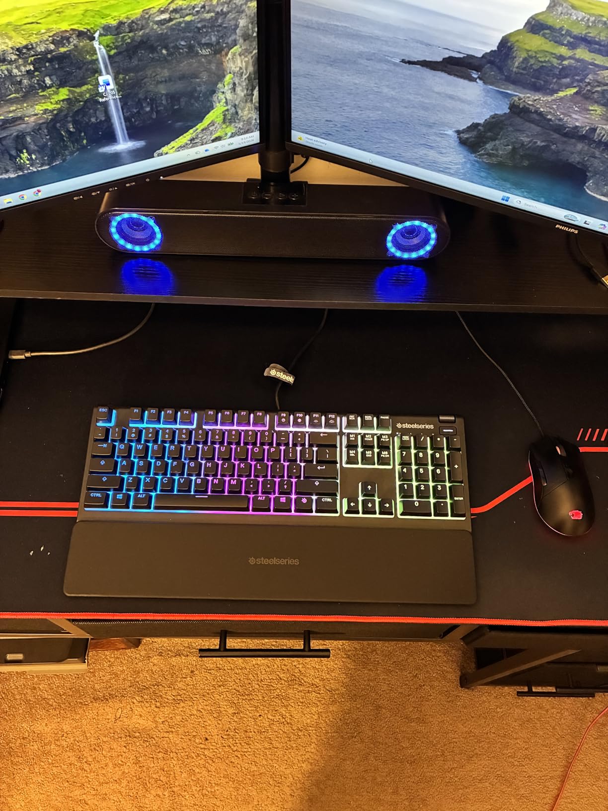 SteelSeries Apex 3 RGB Gaming Keyboard - 10-Zone RGB Illumination - IP32 Water Resistant - Premium Magnetic Wrist Rest (Whisper Quiet Gaming Switch) customer photo 1
