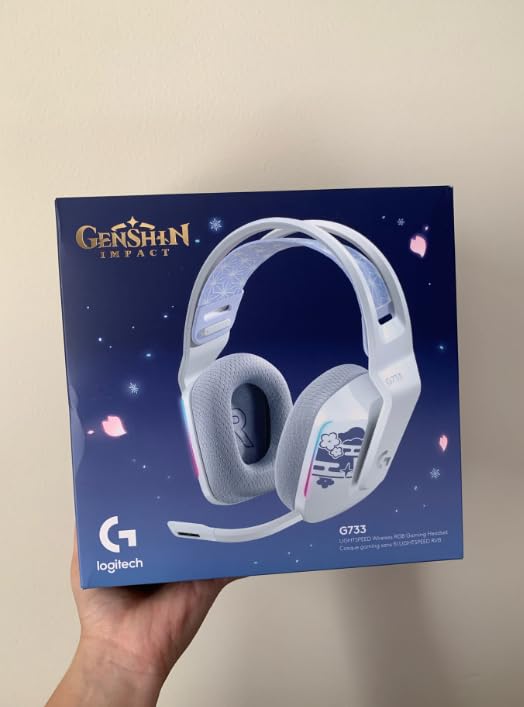 Logitech G733 Lightspeed Wireless Gaming Headset, Suspension Headband, Lightsync RGB, Blue VO!CE Mic, PRO-G Audio - Black customer photo 2