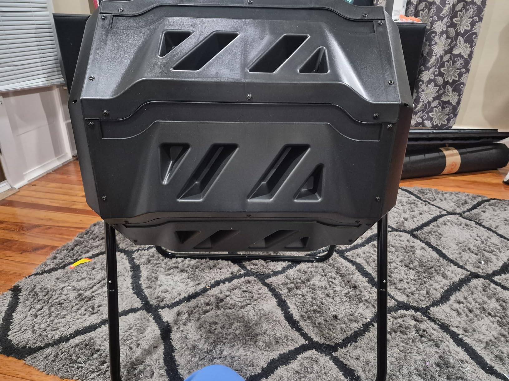 VIVOSUN Outdoor Tumbling Composter Dual Rotating Batch Compost Bin, 43 Gallon Black Door customer photo 1