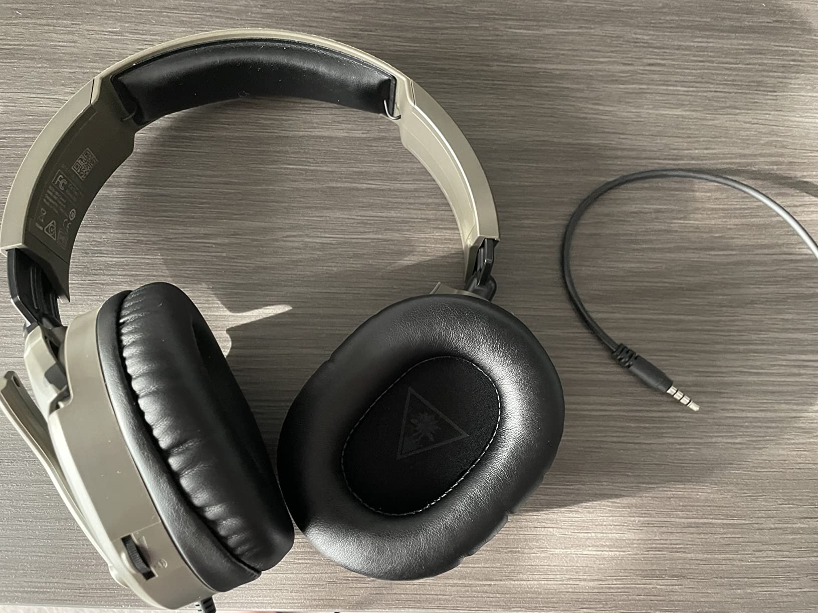 Turtle Beach Recon 70 Multiplatform Gaming Headset for Xbox Series X|S, Xbox One, PS5, PS4, PC & Mobile w/ 3.5mm Wired Connection - Flip-to-Mute Mic, 40mm Speakers, Lightweight Design, Blue Camo customer photo 1