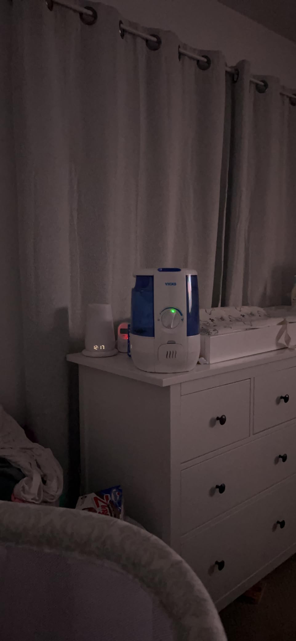 Vicks CoolRelief Cool Mist Humidifier Small to Medium Room Vaporizer for Baby, Kids, Adults, 1.2 Gal customer photo 1