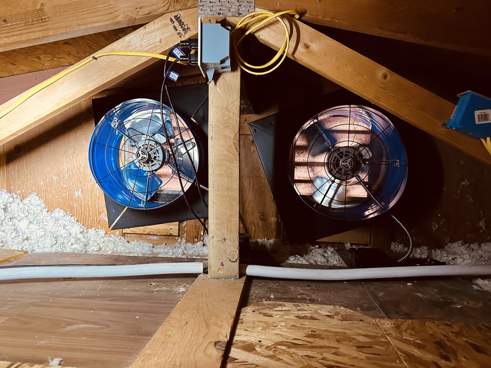 Quietcool AFG SMT PRO-2.0 Smart Attic Fan for Gable Vents - 1945 CFM - Smart App Control - Thermostat & Humidistat - 20ft Power Cord - Plug-and-play - Two Speed customer photo 1
