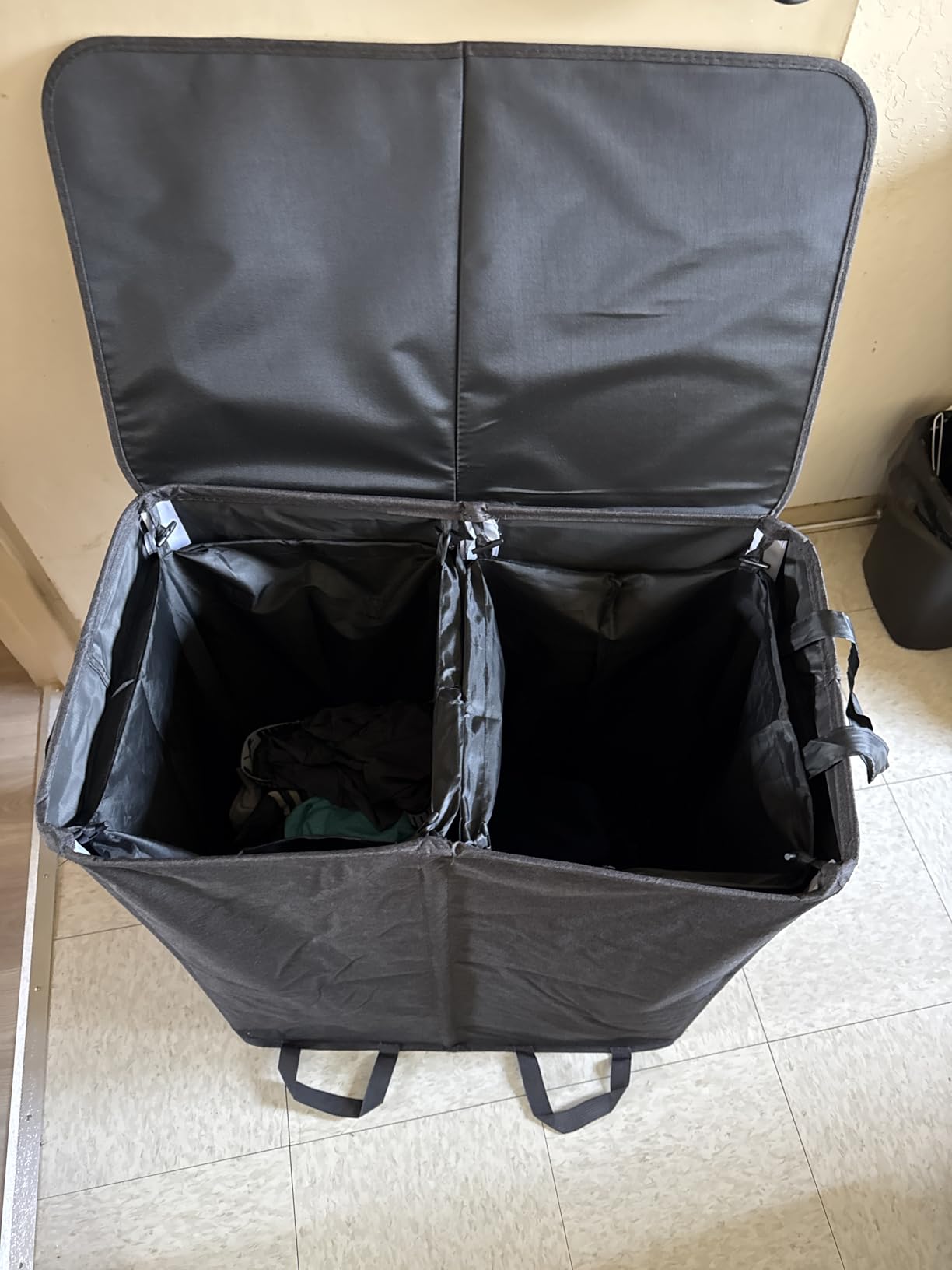 Lifewit Double Laundry Hamper with Lid and Removable Laundry Bags, Large Collapsible 2 Dividers Dirty Clothes Basket with Handles for Bedroom Laundry Room Closet Bathroom College, 136L Black customer photo 1