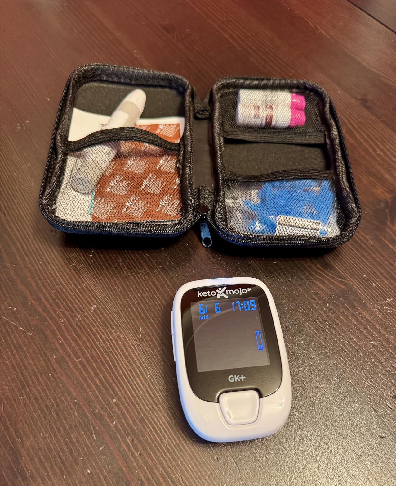 KETO-MOJO GK+ Bluetooth Glucose & Ketone Testing Kit + Free APP for Ketosis & Diabetes Support, 20 Blood Test Strips, Meter, 20 Lancets customer photo 1