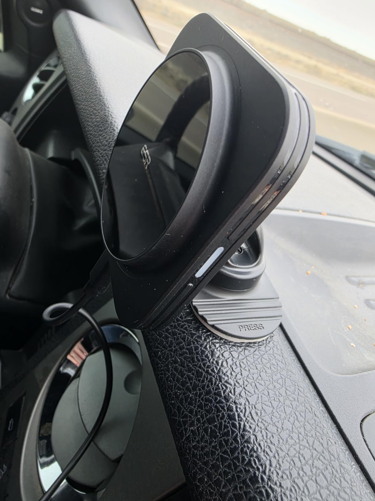 ESR for MagSafe Car Mount Charger, 15W Magnetic Wireless Car Charger, for MagSafe Car Charging, Air Vent Dashboard Phone Holder Mount for iPhone Air 17 Pro Max 16 15 14 13 12, Galaxy S25, Fast Charging customer photo 1