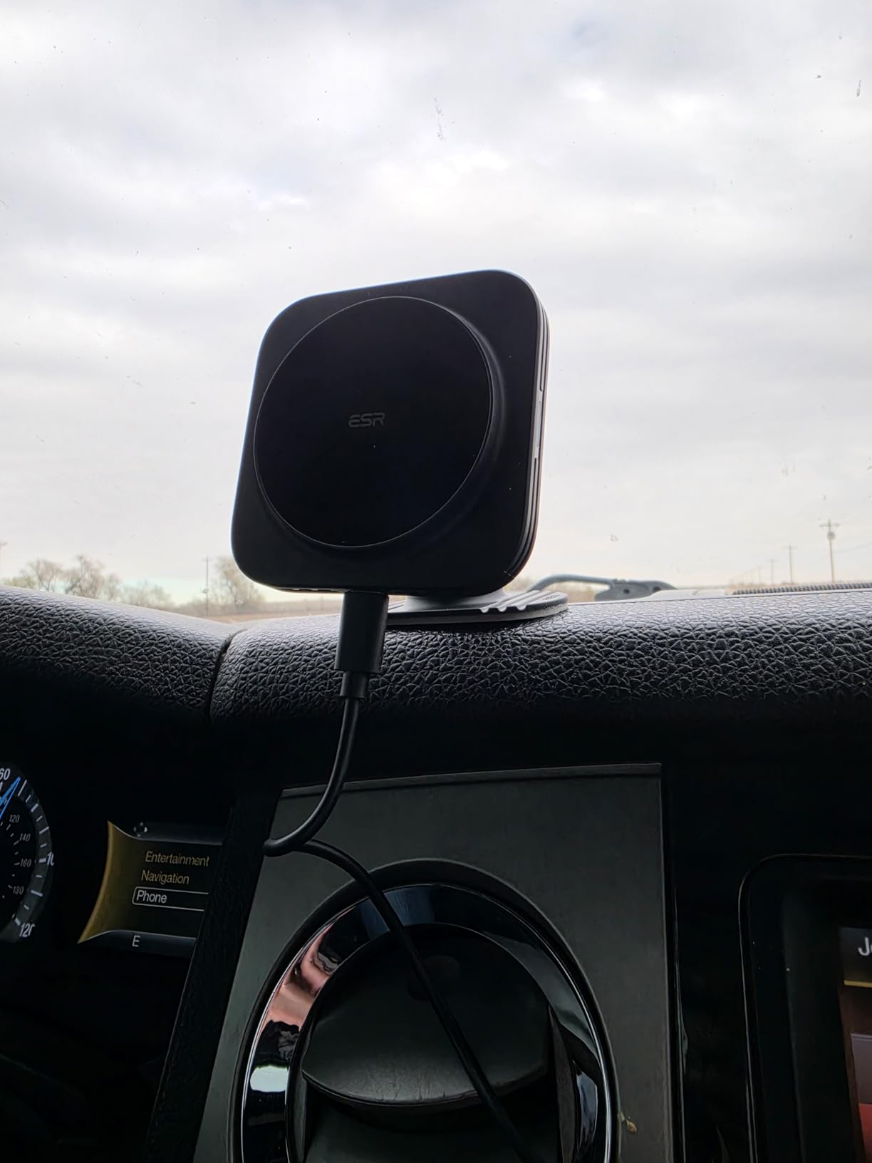 ESR for MagSafe Car Mount Charger, 15W Magnetic Wireless Car Charger, for MagSafe Car Charging, Air Vent Dashboard Phone Holder Mount for iPhone Air 17 Pro Max 16 15 14 13 12, Galaxy S25, Fast Charging customer photo 2