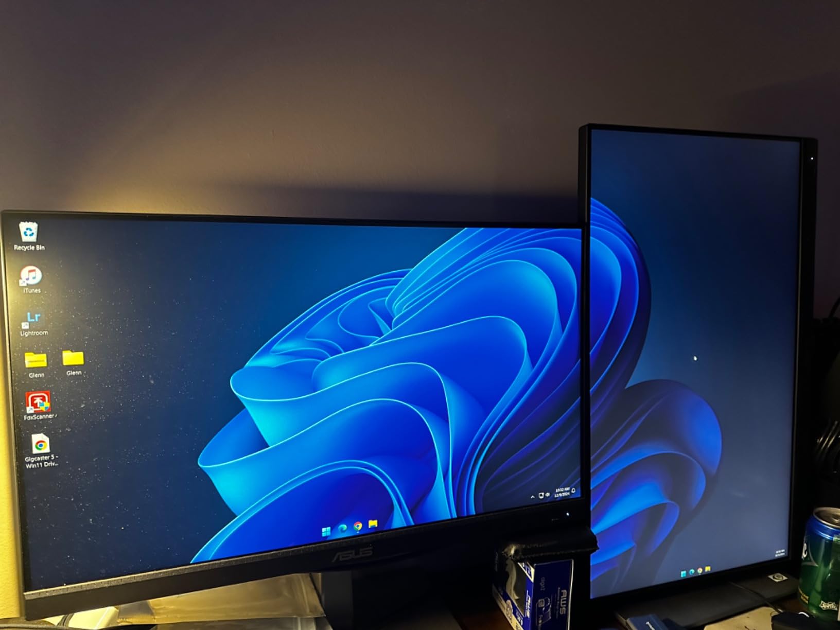 ASUS ProArt Display PA247CV 24-inch Monitor - IPS, Full HD, 100% sRGB, 100% Rec. 709, Color Accuracy Delta E < 2, Calman Verified, USB-C customer photo 1