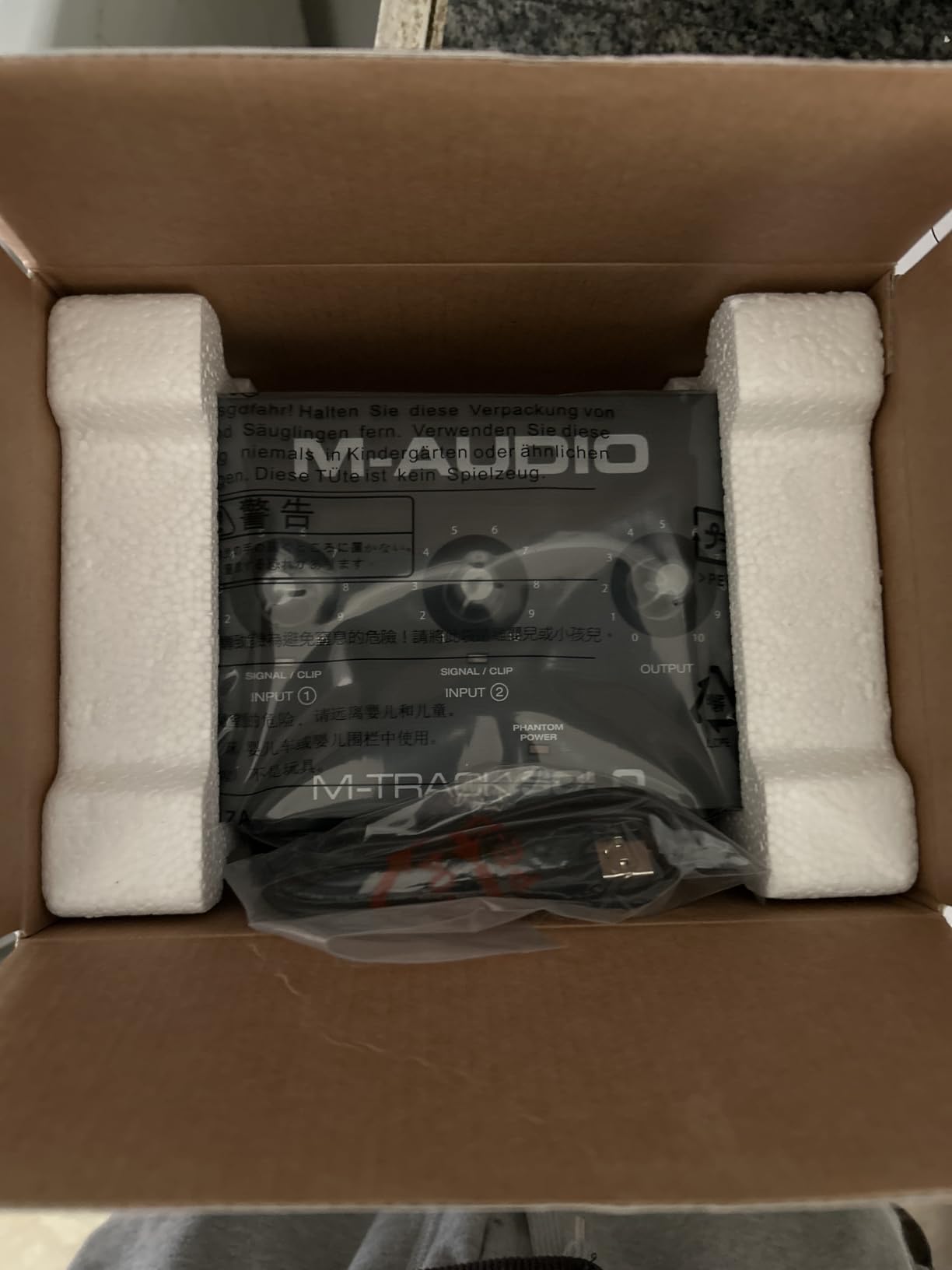 M-AUDIO M-Track Solo USB Audio Interface for Recording, Streaming and Podcasting with XLR, Line and DI Inputs, Plus a Software Suite Included customer photo 2