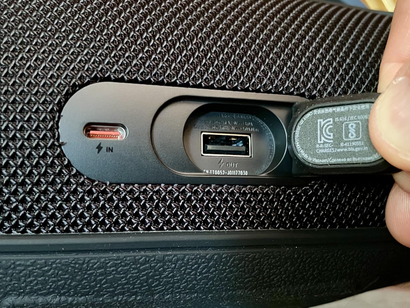 JBL CHARGE 5 - Portable Waterproof (IP67) Bluetooth Speaker with Powerbank USB Charge out, 20 hours playtime customer photo 2