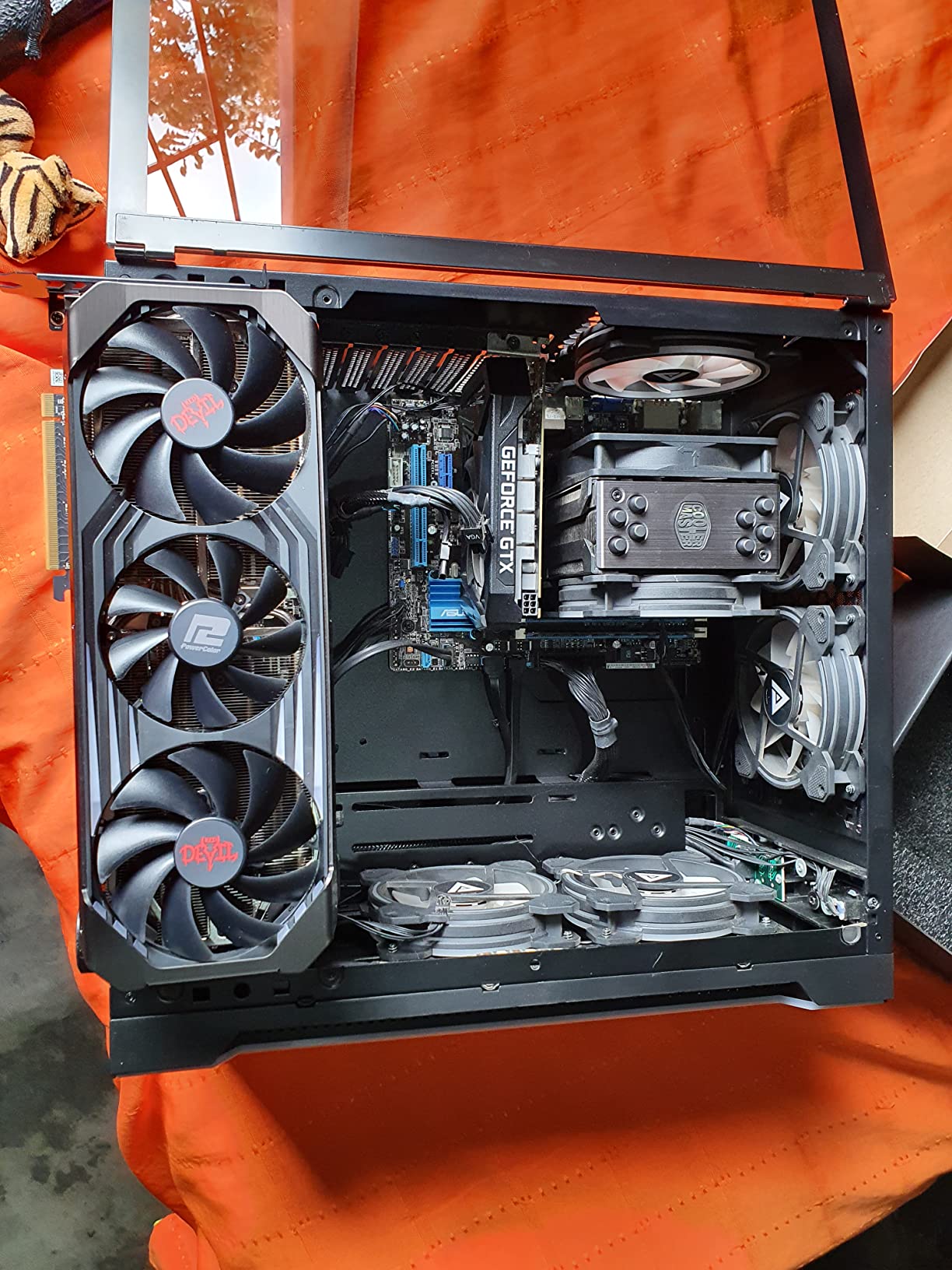 PowerColor Red Devil AMD Radeon RX 6700 XT Gaming Graphics Card 12GB customer photo 2