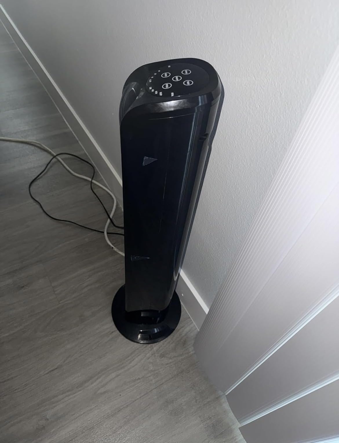 Uthfy Oscillating Tower Fan with Remote, Electric Standing Floor Fan for Bedroom Indoor Office and Home Use, Quiet Cooling Portable Bladeless Tower Fans, 30 inchs, Black customer photo 2