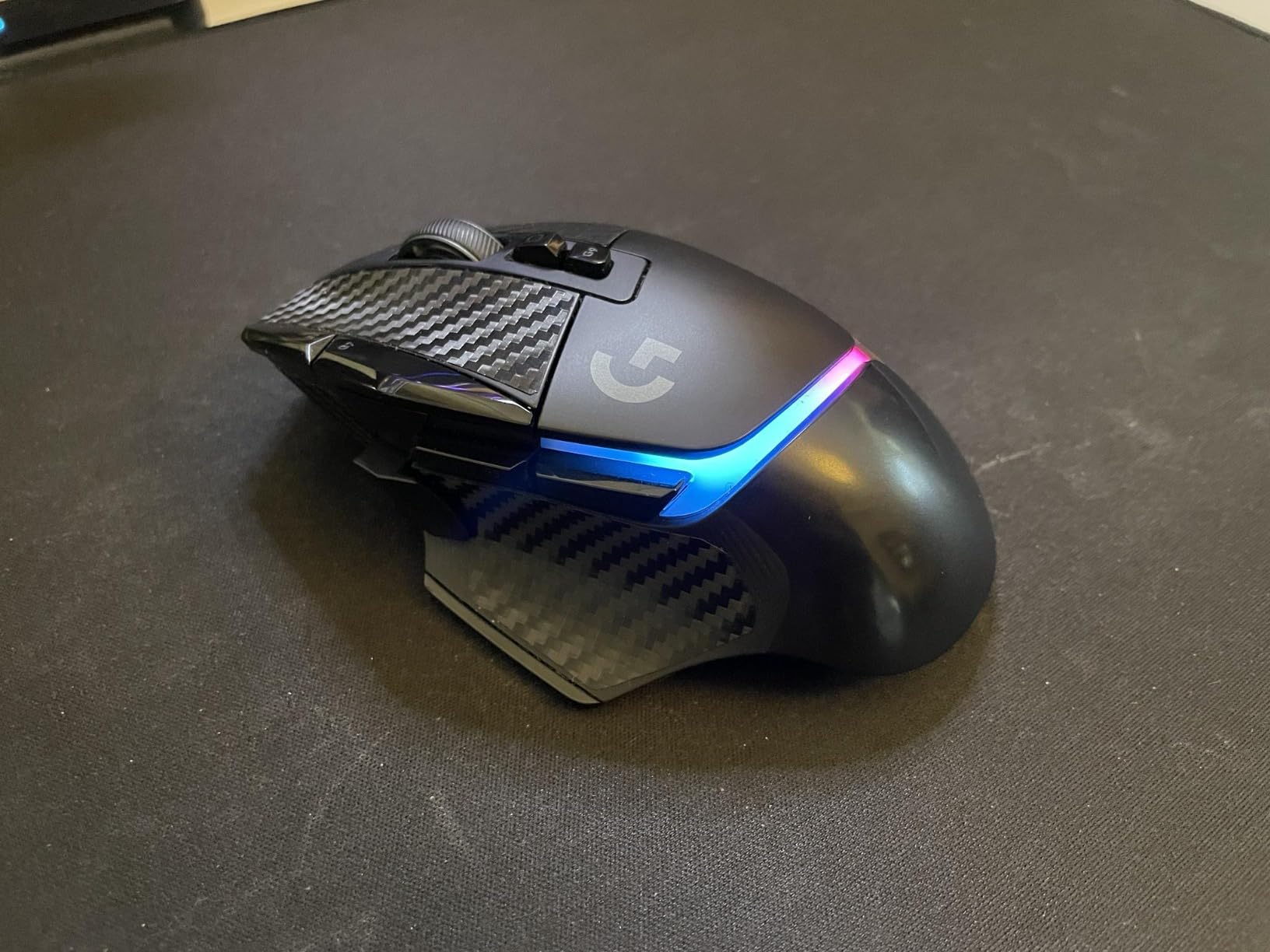 Logitech G502 X Plus Wireless Gaming Mouse: Optical Switches, LIGHTSYNC RGB, 13 Buttons, Infinite Scroll Toggle, Up to 130hr Battery, USB-C, PowerPlay Wireless Charging, PC/MacOS - Black customer photo 1