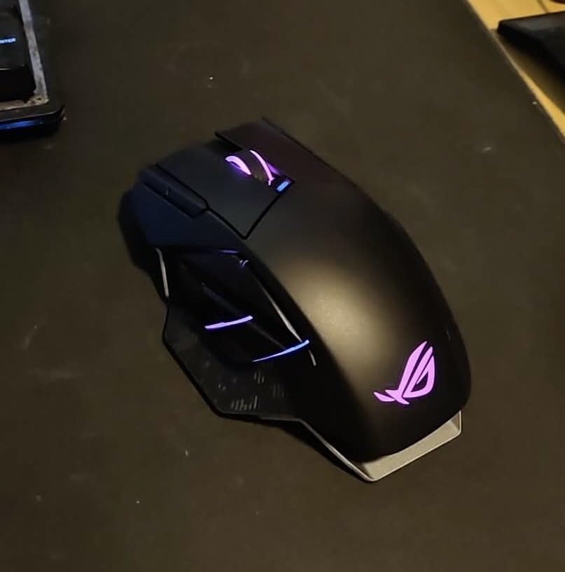 ASUS ROG Spatha X Wireless Gaming Mouse - MMO/MOBA Design, 12 Programmable Buttons, Right-Handed, 168g, Dual-Mode (Wired/2.4GHz), 19K DPI, up to 67Hr Battery, Magnetic Charging Dock, PC/Mac Support customer photo 1