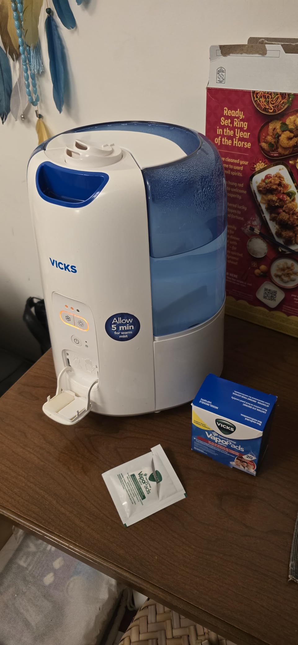 Dual Comfort Cool + Warm Mist Humidifier for Bedrooms With Fusion Technology, Compatible with Vicks VapoPads and VapoSteam, White customer photo 1