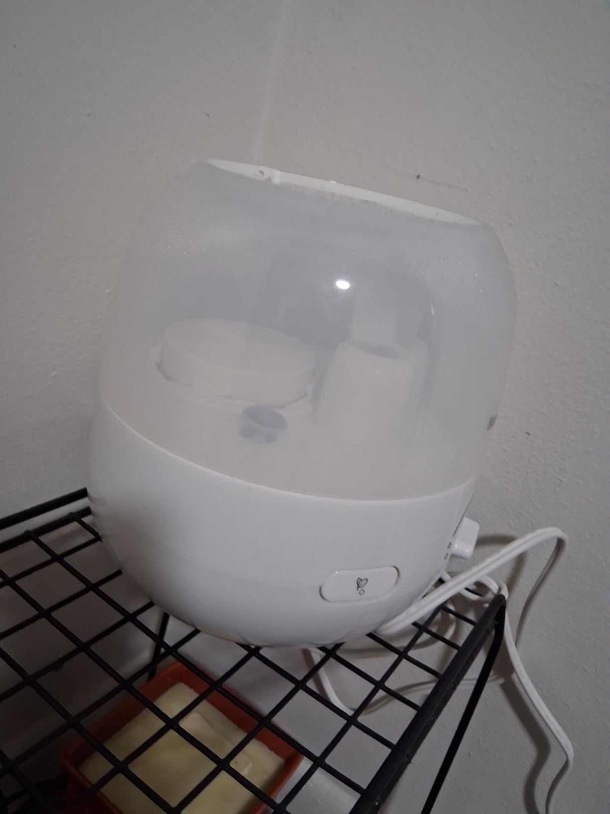 Mini Cool Mist humidifier, Easy to Fill and Clean, humidifier for small Bedroom, Kids Rooms, or office. Ultra Quiet Operation and Auto Shut-Off - White, HUL525W customer photo 1