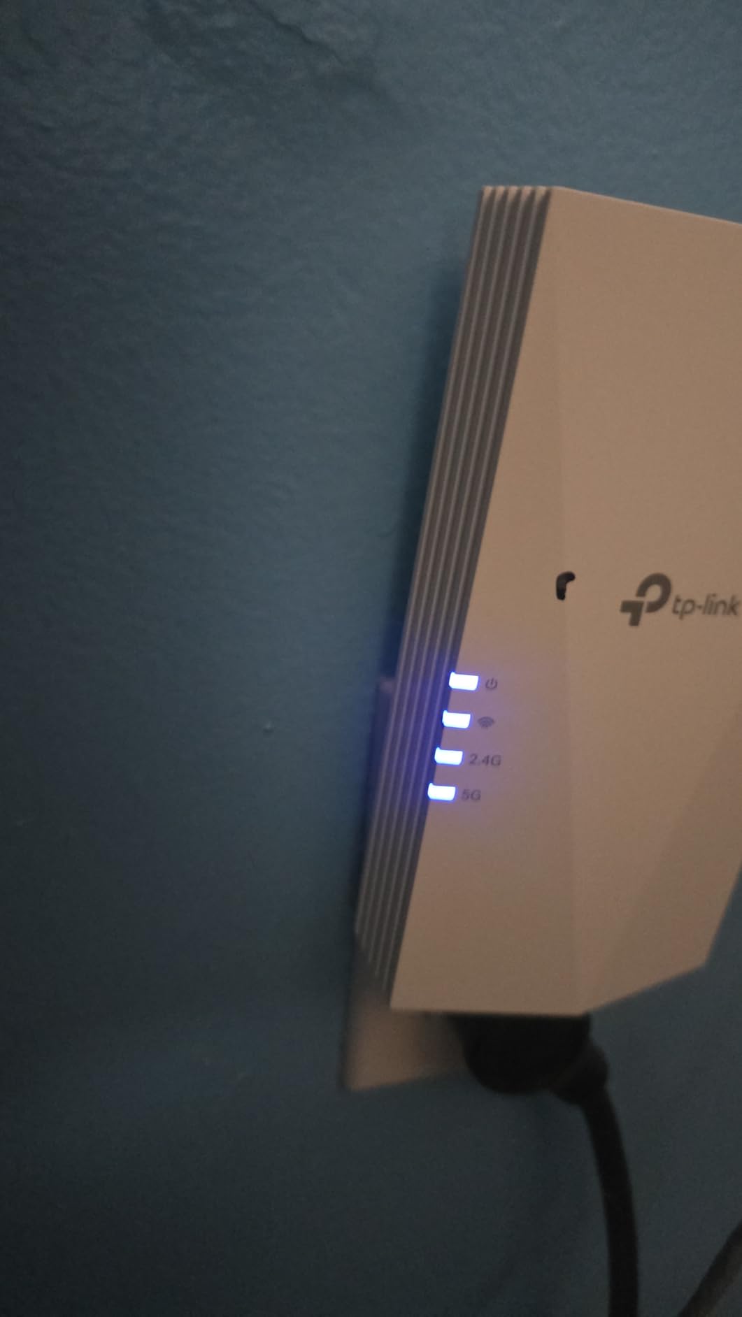 TP-Link AX1500 WiFi Extender Internet Booster (RE500X) - WiFi 6 Range Extender Covers up to 1500 sq.ft and 25 Devices, Dual Band, AP Mode w/Gigabit Port, APP Setup, OneMesh Compatible customer photo 1