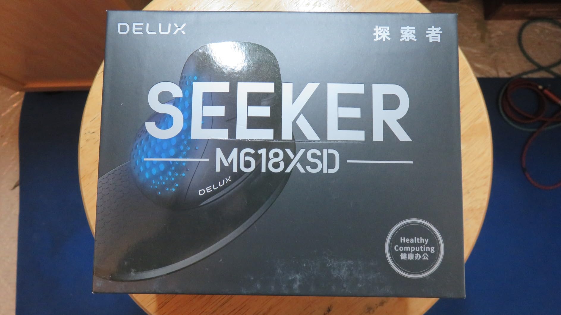 DELUX Seeker Ergonomic Mouse Wireless, Vertical Mouse with OLED Screen, 6 Buttons & Thumb Wheel Function, Silent Click, Up to 7200DPI, Programmable, Rechargeable, BT/2.4G/Wired, RGB Light (M618XSD-Black) customer photo 1