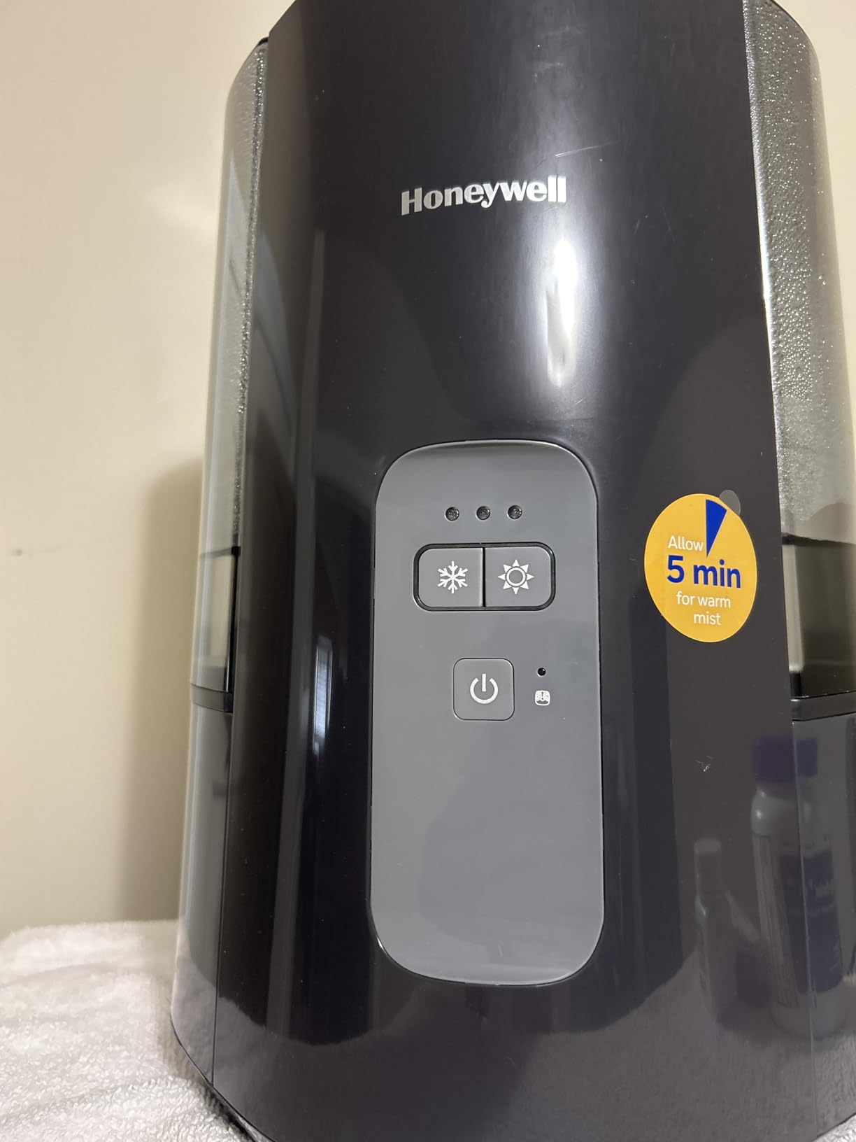 Dual Comfort Cool + Warm Mist humidifier. Humidifier for Bedroom, Office, Living Room and Home. Provides Temporary Relief from Dry air discomforts - Black, HWC775B customer photo 1