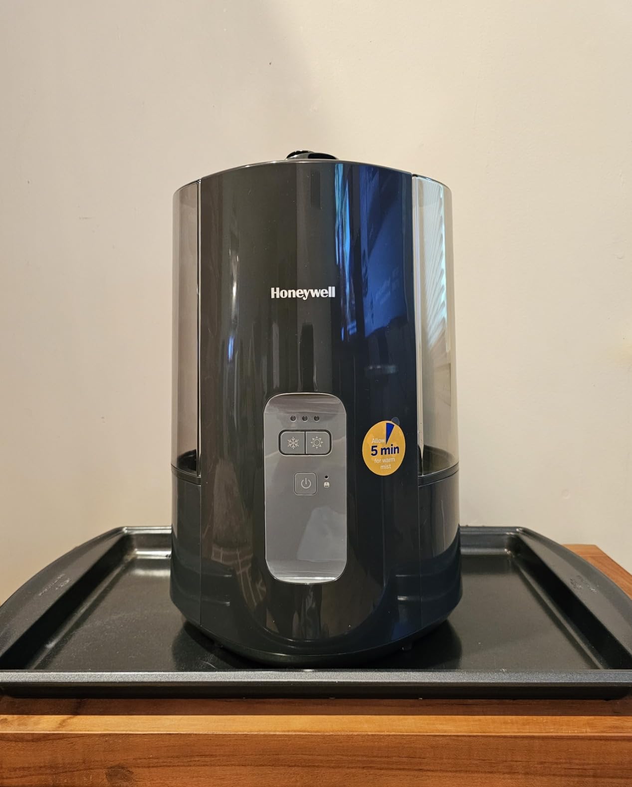 Dual Comfort Cool + Warm Mist humidifier. Humidifier for Bedroom, Office, Living Room and Home. Provides Temporary Relief from Dry air discomforts - Black, HWC775B customer photo 2