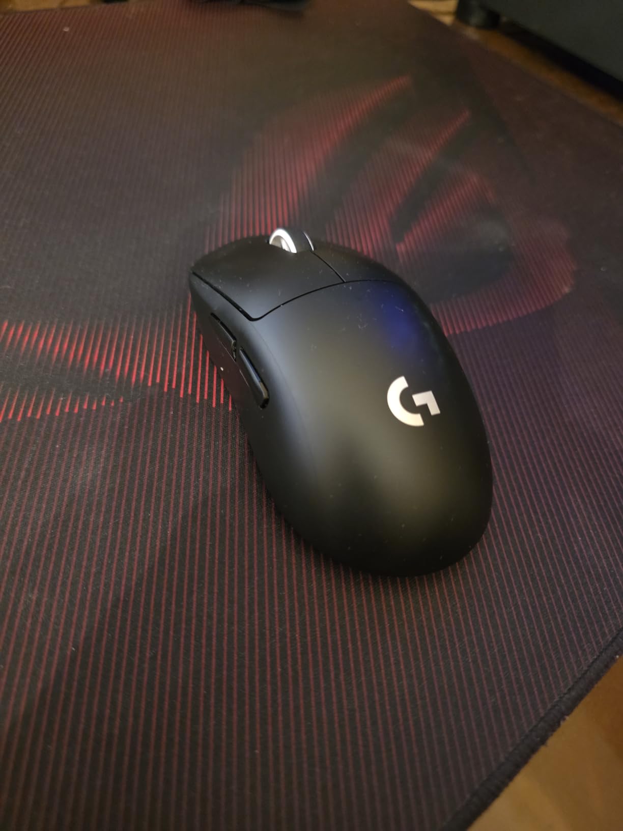 Logitech G PRO X Superlight 2 Wireless Gaming Mouse, 60g Pro-Grade with 5 Programmable Buttons, 44k DPI Sensor, 8kHz Report Rate, USB-C Charging for PC/Mac - Black customer photo 2