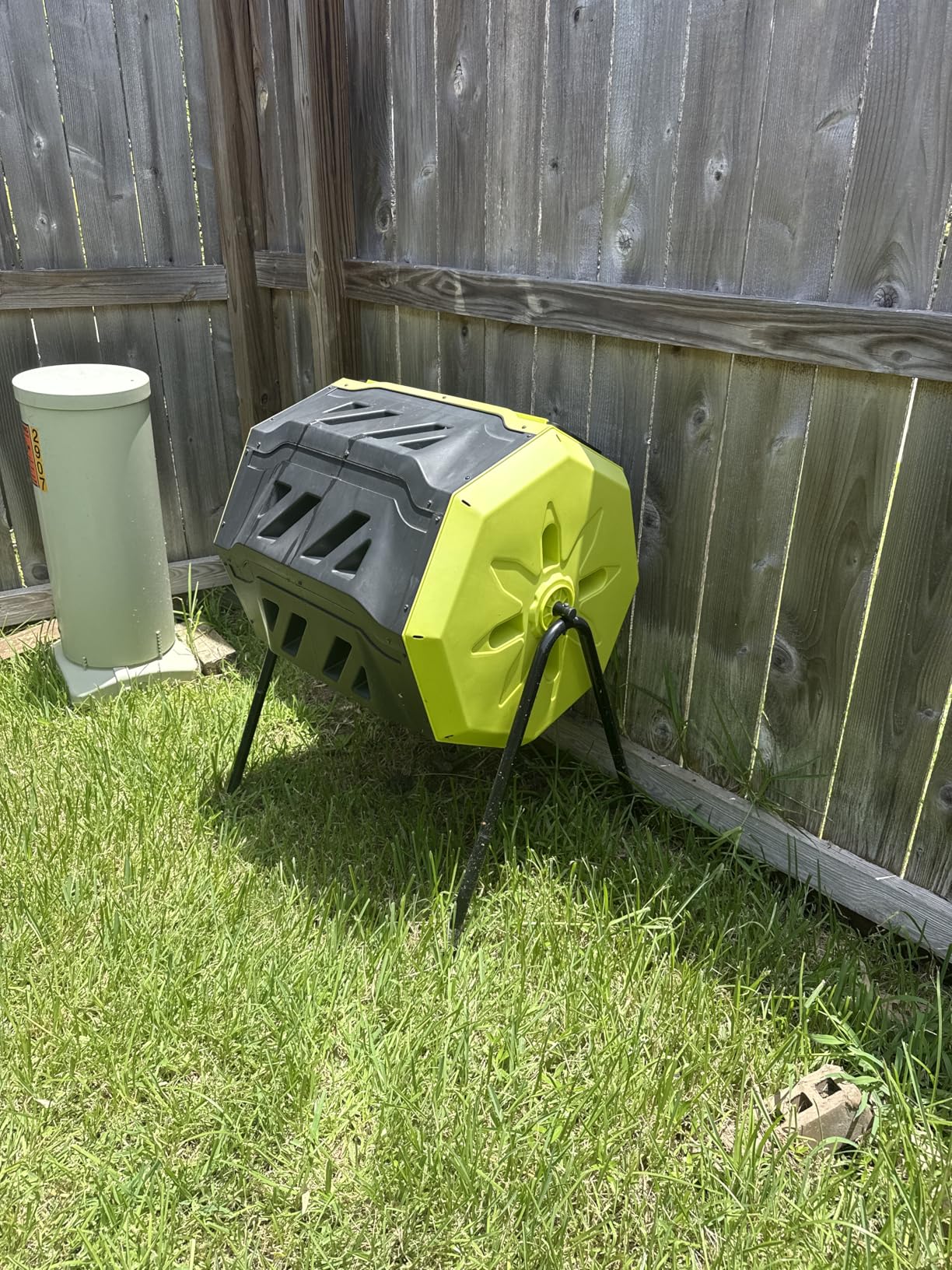 Sun Joe Outdoor Tumbling Composter Bin with 360° Dual Chamber, 2-10 Weeks Compost, 42 Gal - Rotating Composting Tumbler for Home Waste Management and Solution, SJ-CMPS1 customer photo 1