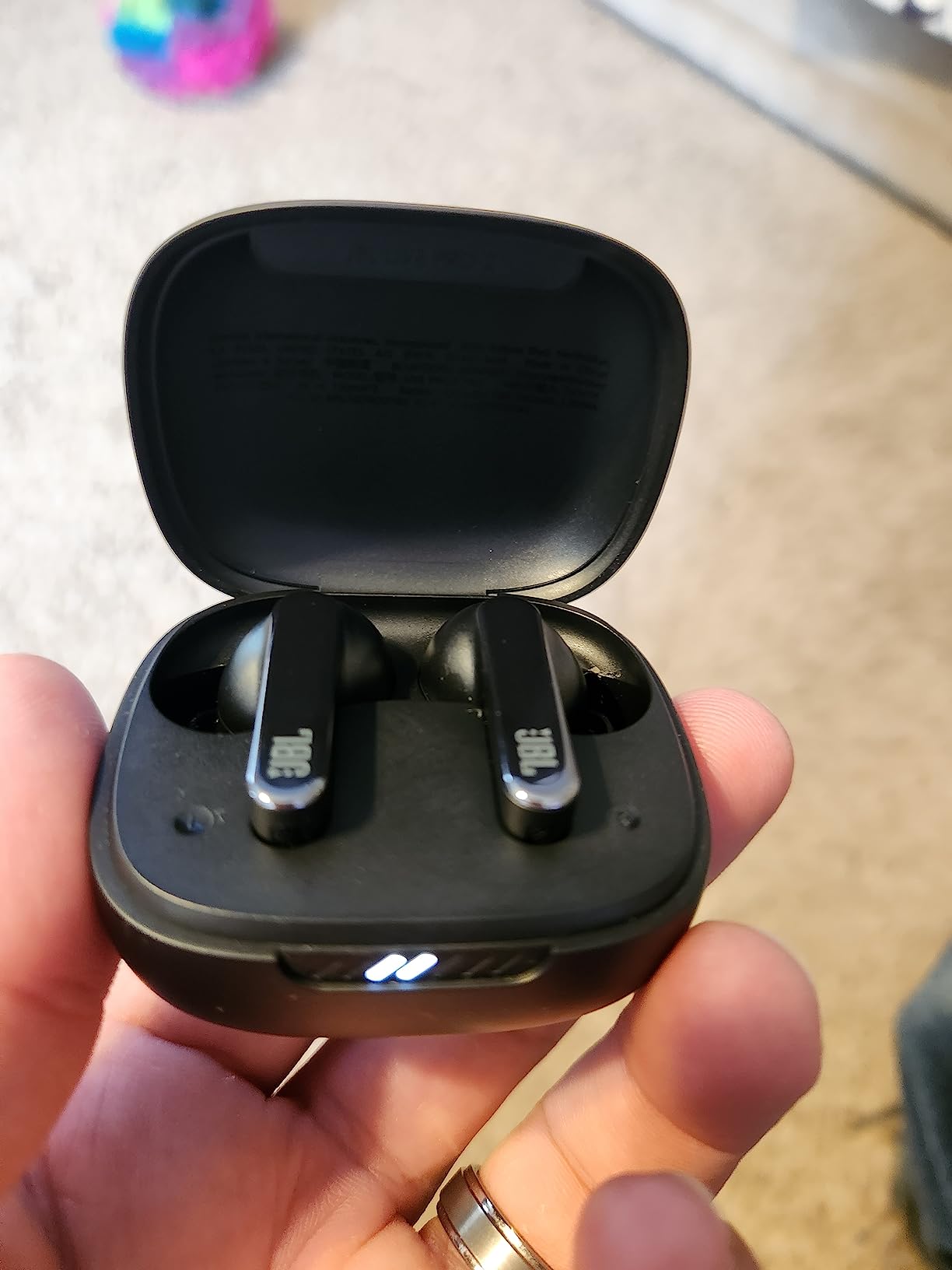 JBL Live Pro 2 - True Wireless Noise Cancelling Earbuds, up to 40 Hours of Playback with Wireless Charging, 6 mics for Perfect Calls, Touch & Voice Control, IPX5 Water Resistant (Black) customer photo 1