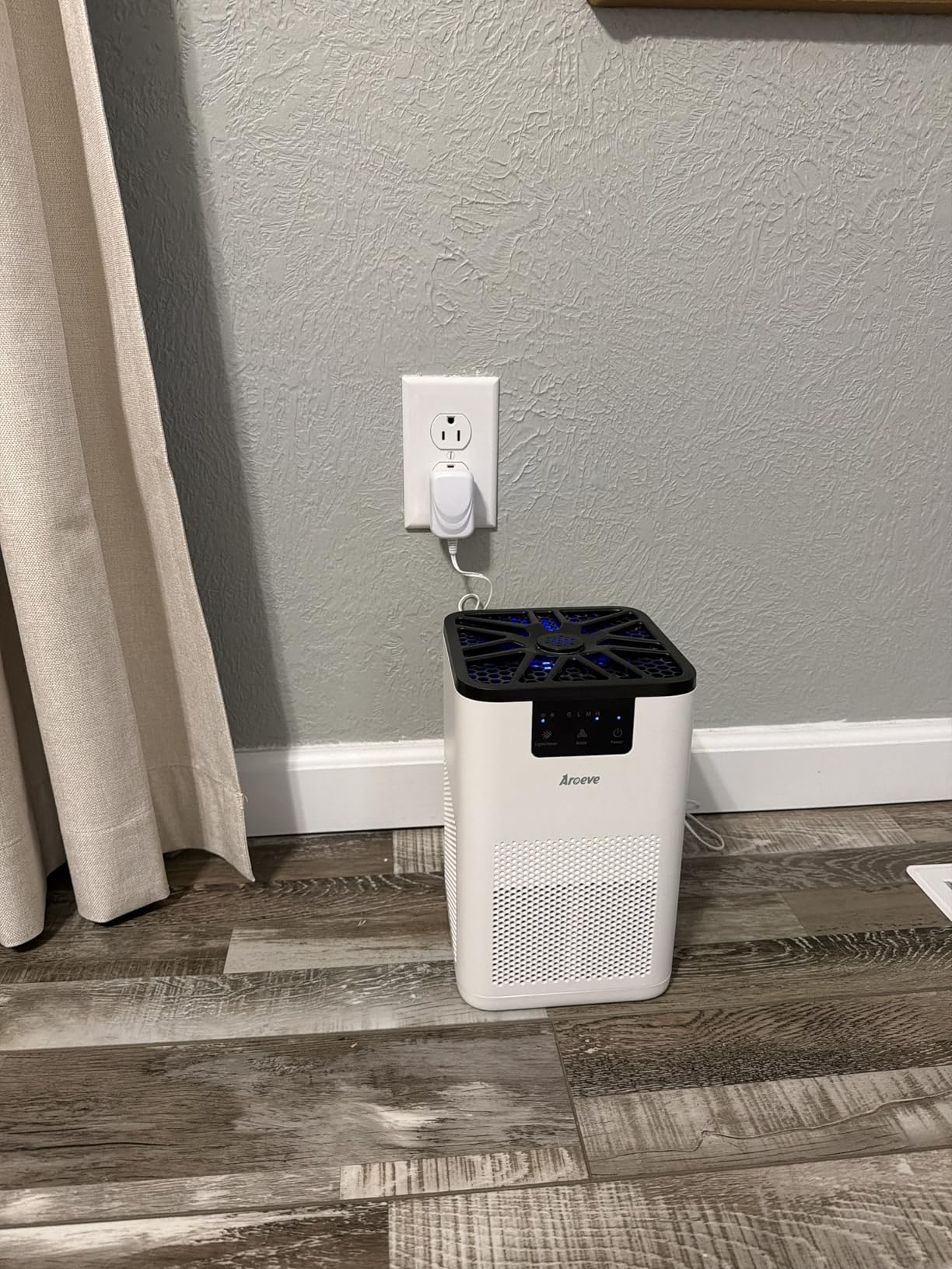 AROEVE Air Purifiers for Bedroom Air Purifier With Aromatherapy Function For Pet Smoke Pollen Dander Hair Smell 20dB Air Cleaner For Bedroom Office Living Room, MK06- White customer photo 1
